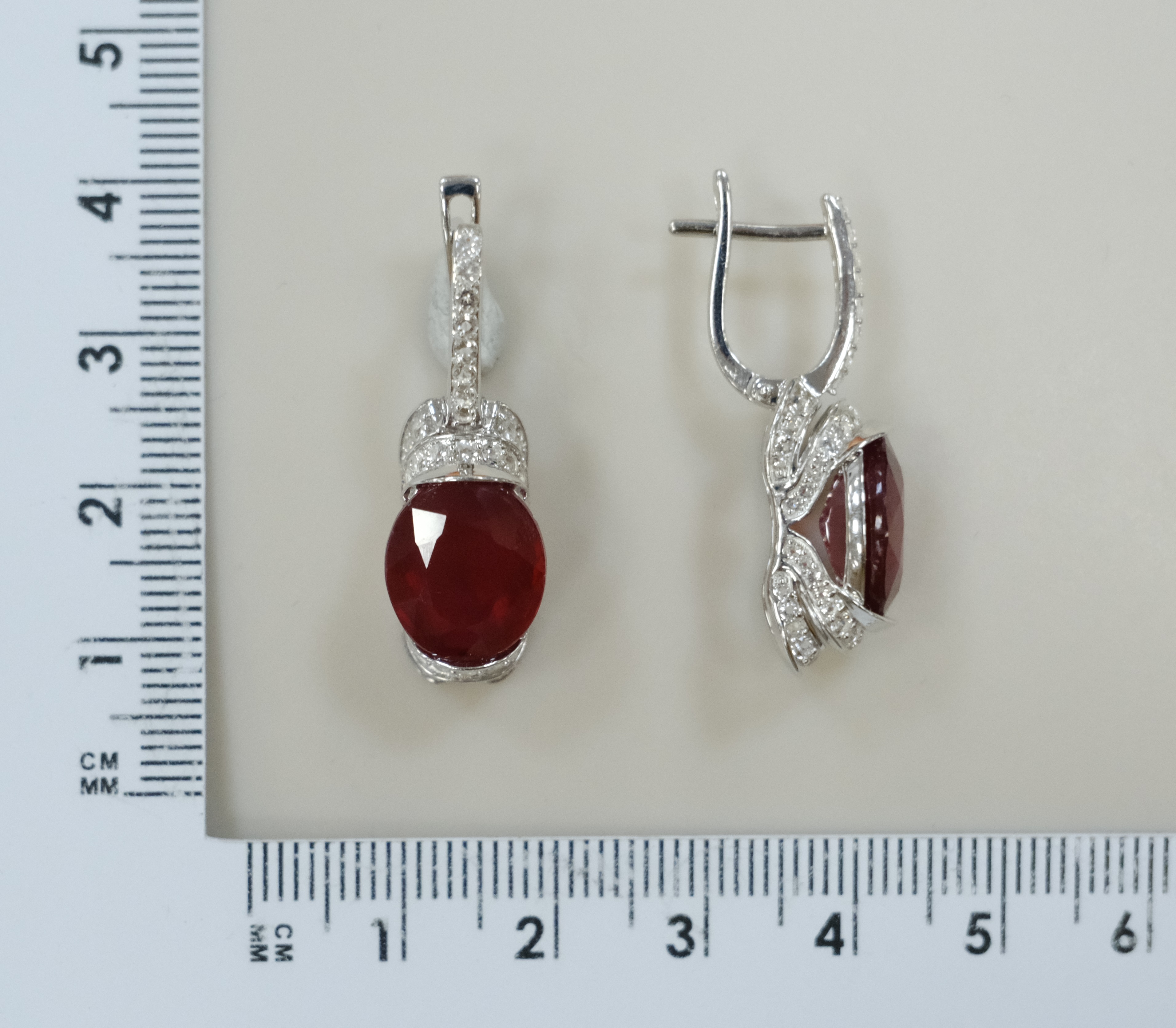 Серебряные серьги с рубинами